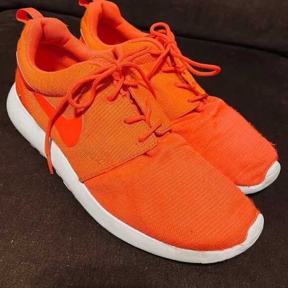 Bright Orange Nike Roshe Run Mens 10.5 US 44.5 EUR Fabric Mesh Uppers White sole - Picture 2 of 15